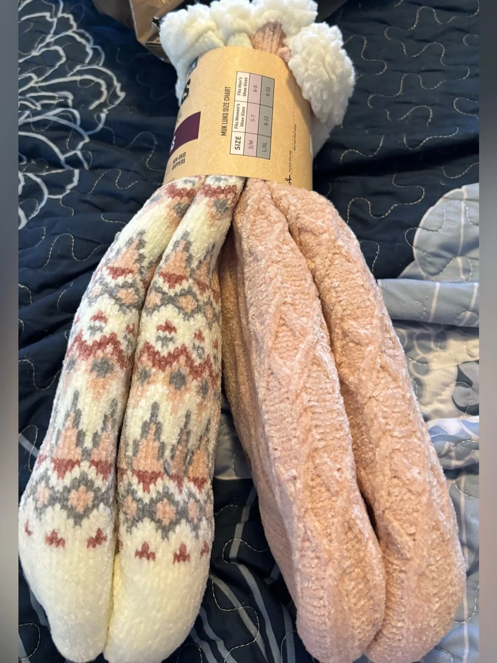 Muk Luks ladies Cabin Socks - Cream, Pink & Gray Pattern l/xl size 8-10
